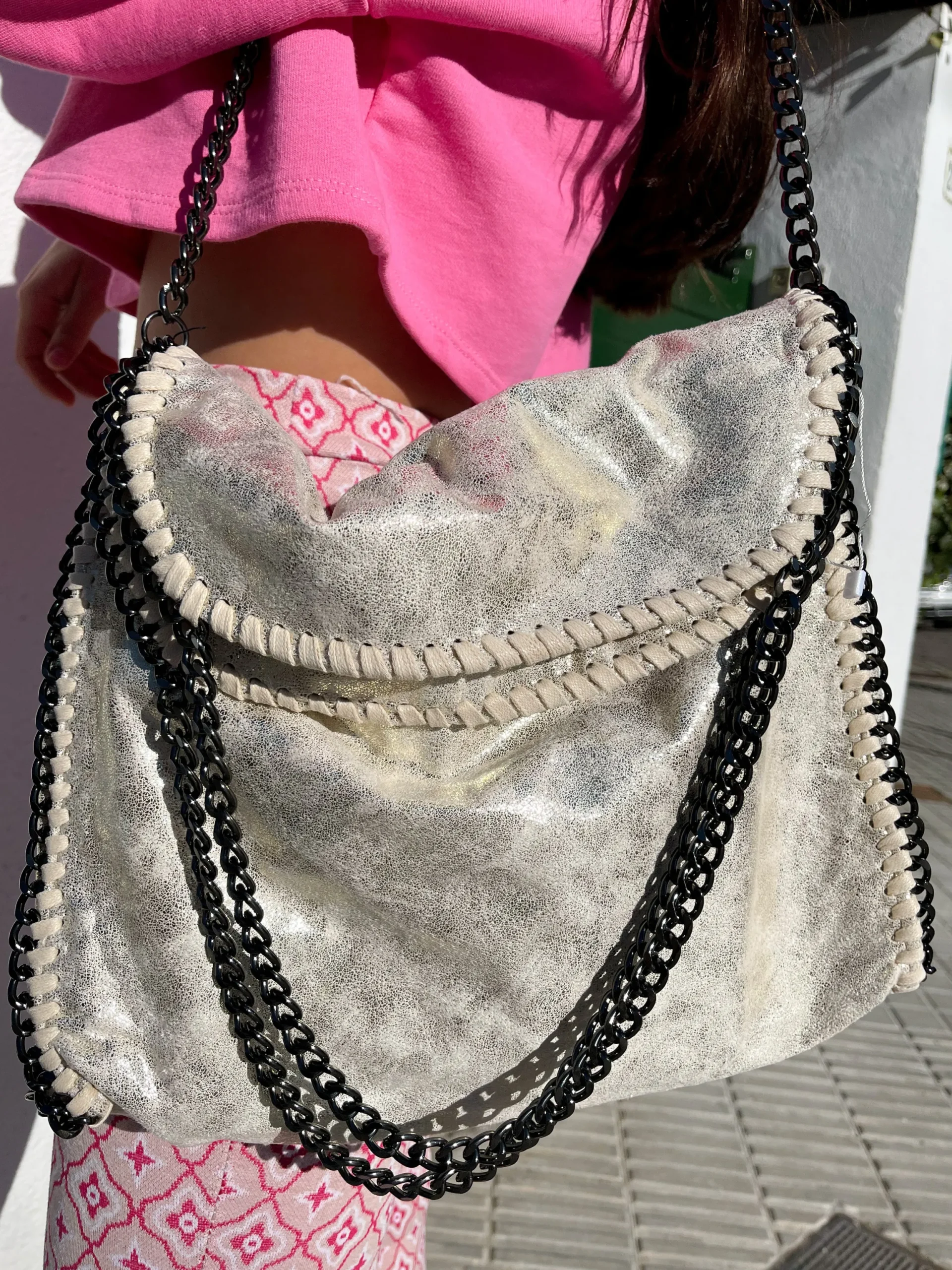 Bolso bag grande dorado