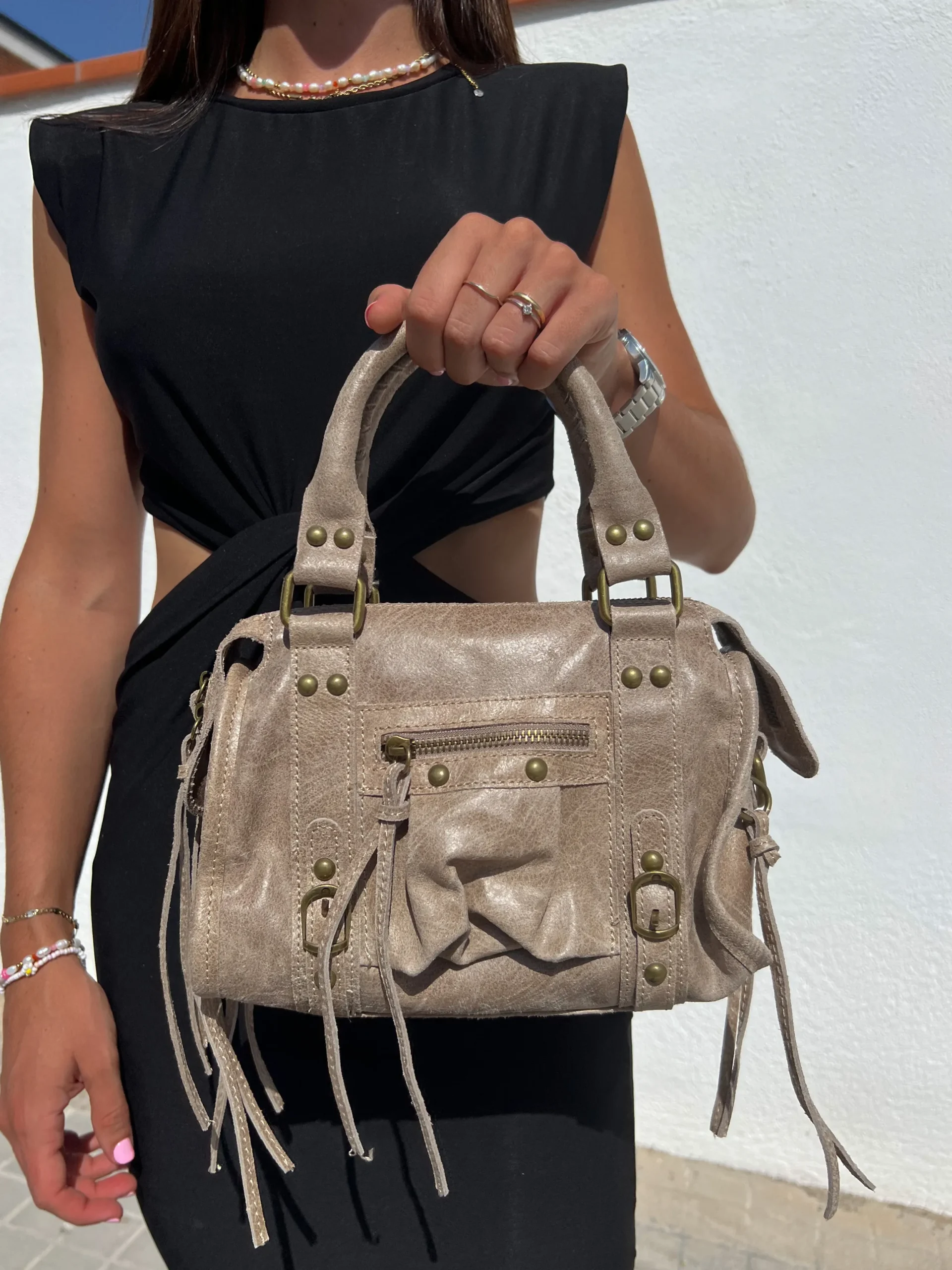 Bolso hebillas piel mate beige