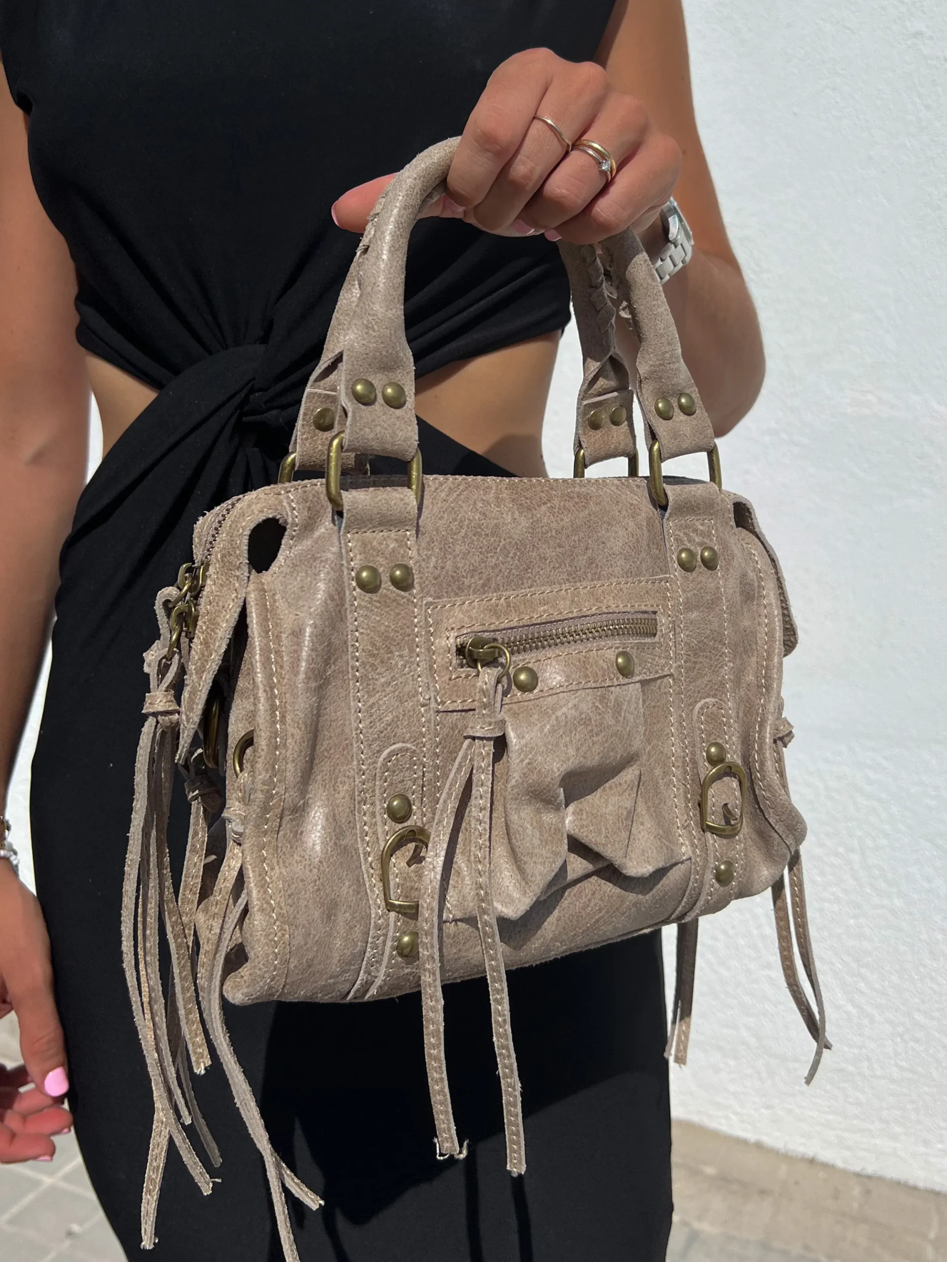 Bolso hebillas piel mate beige
