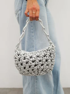 Bolso mano efecto nudo plata