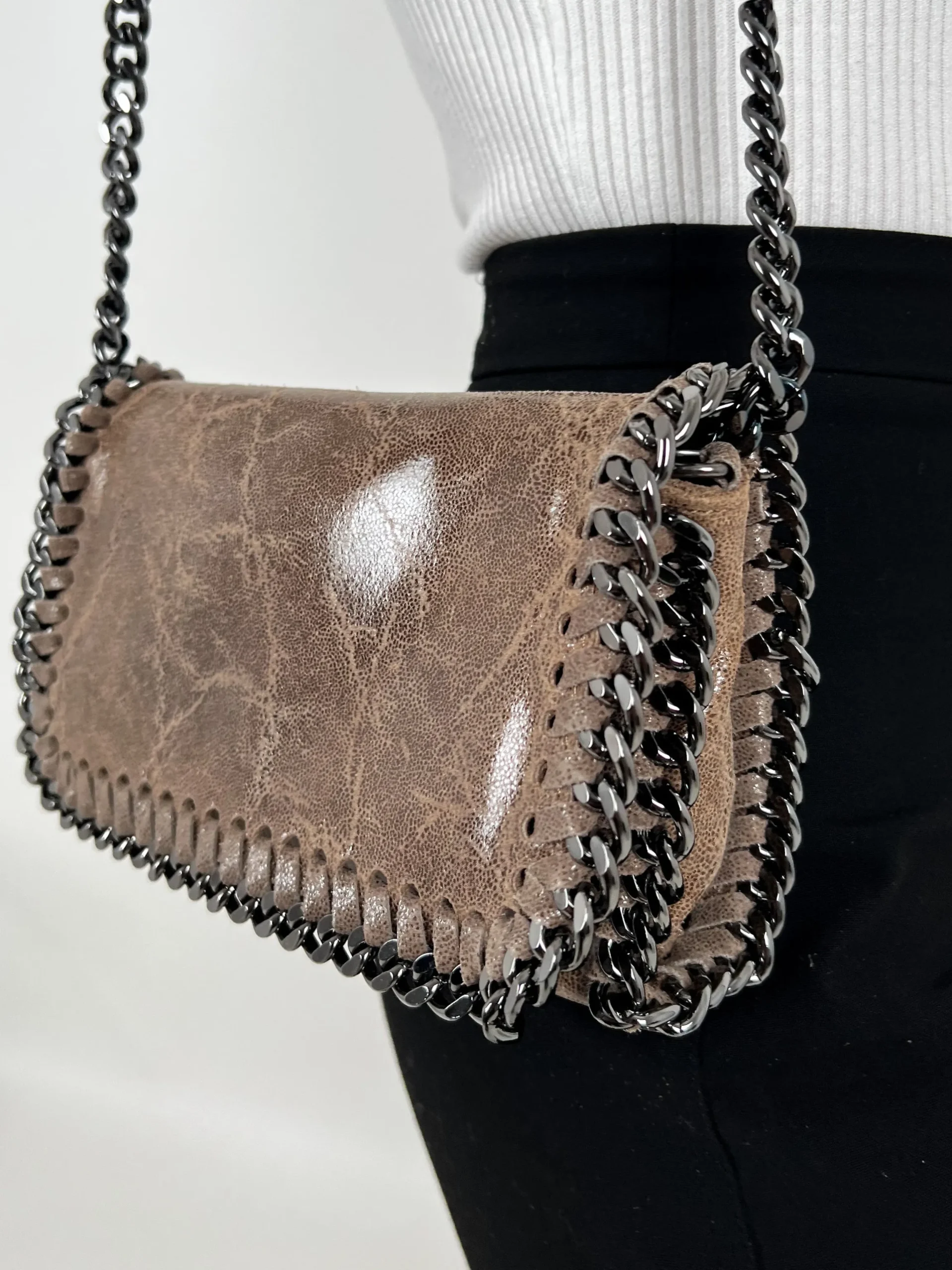 Bolso midi piel marrón