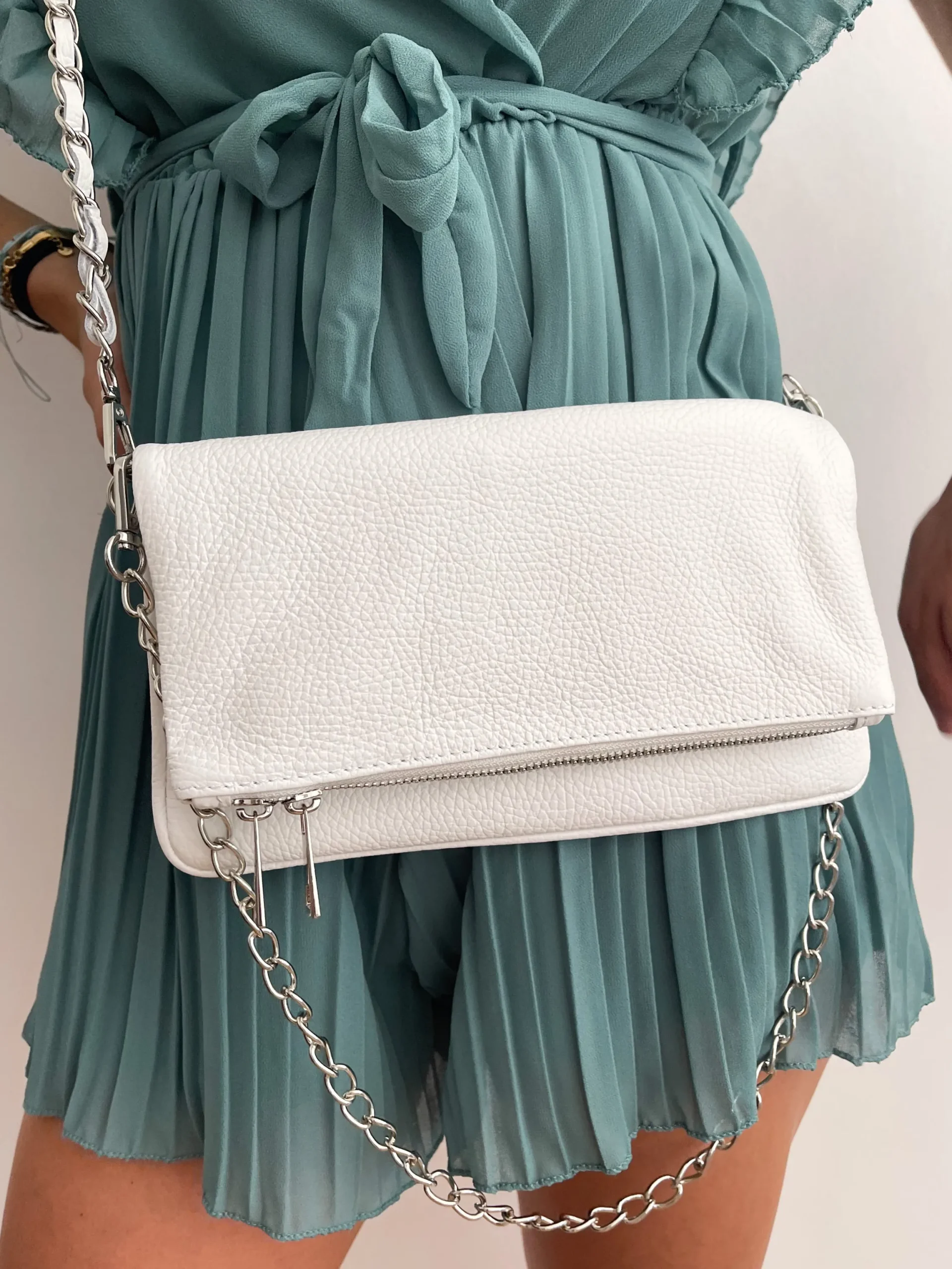 Bolso piel cadenas blanco