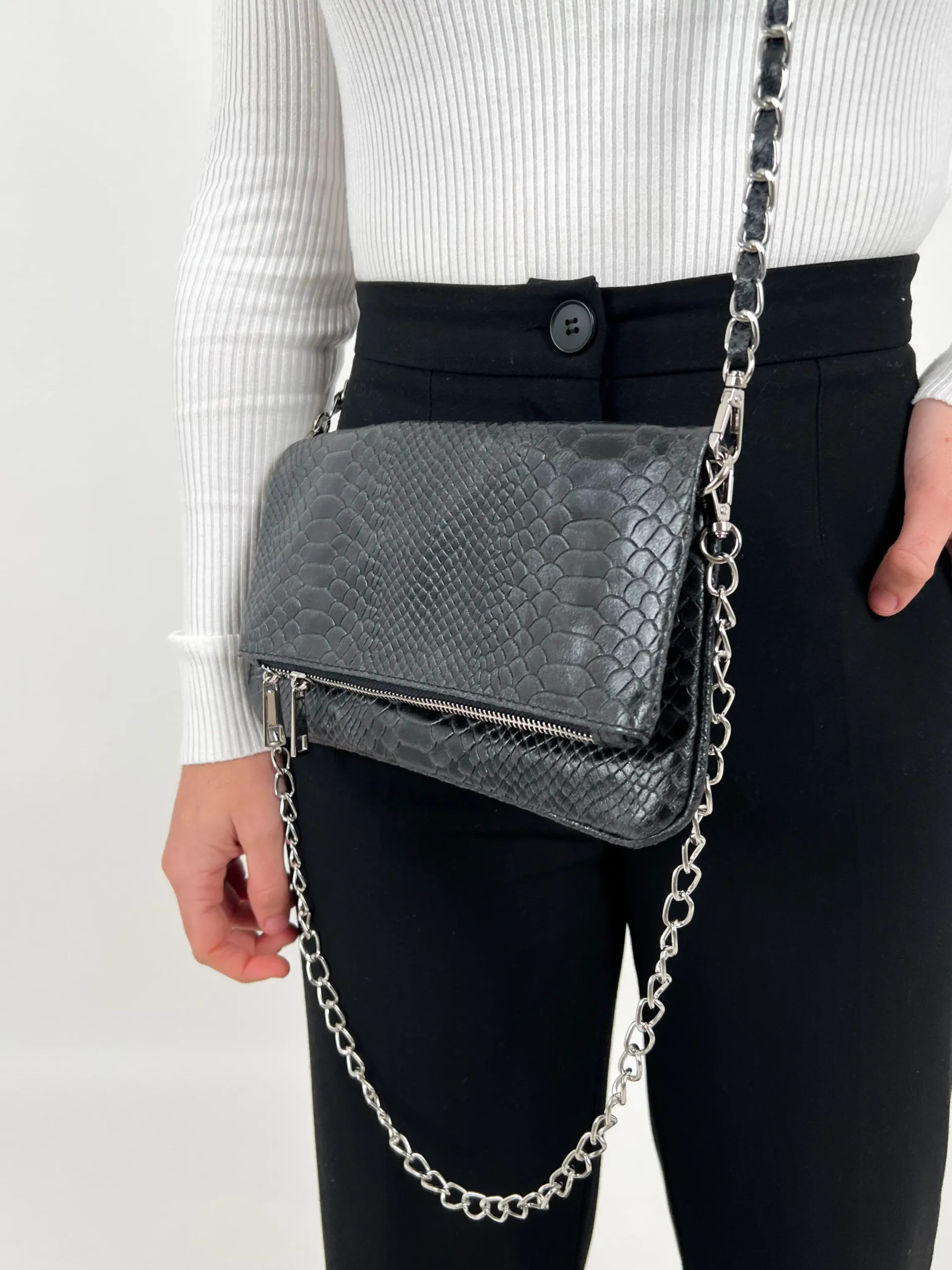Bolso piel cadenas coco negro