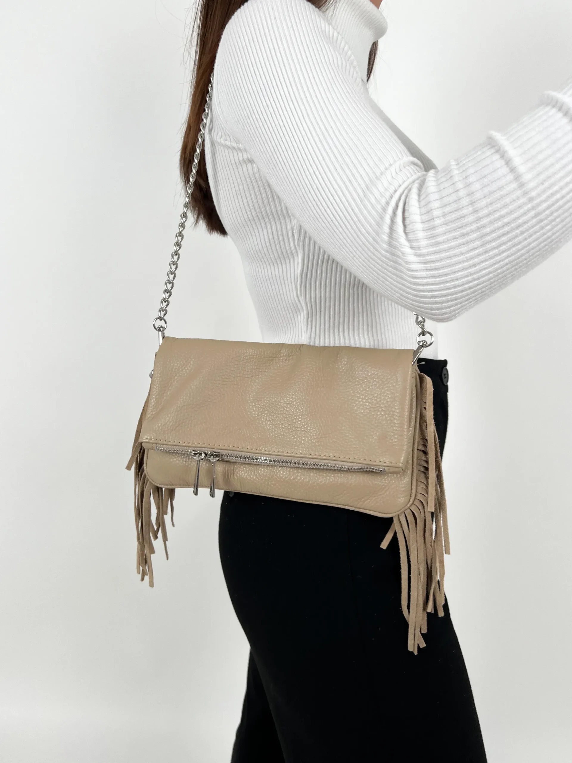 Bolso piel cadenas flecos cafe