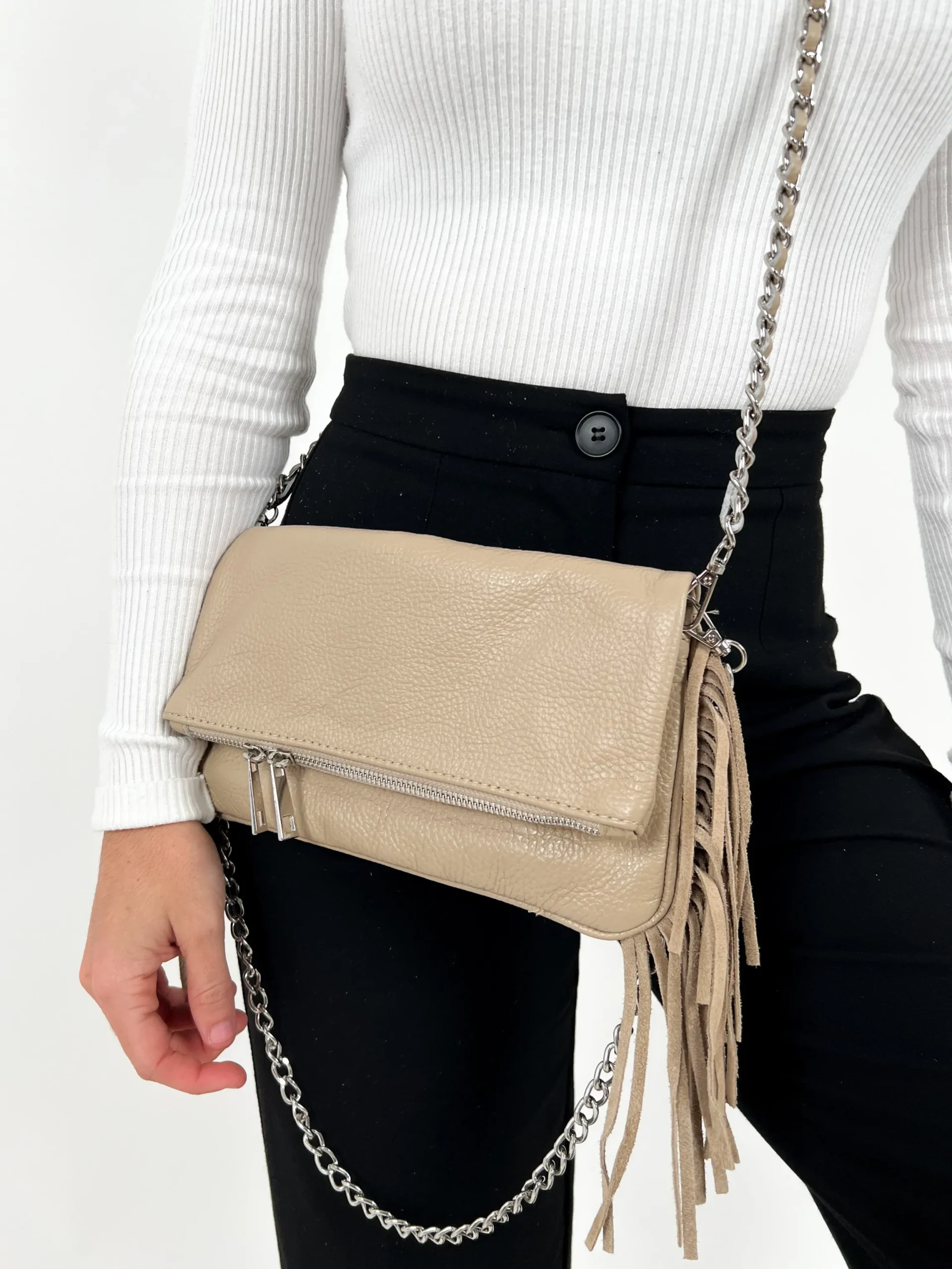Bolso piel cadenas flecos cafe