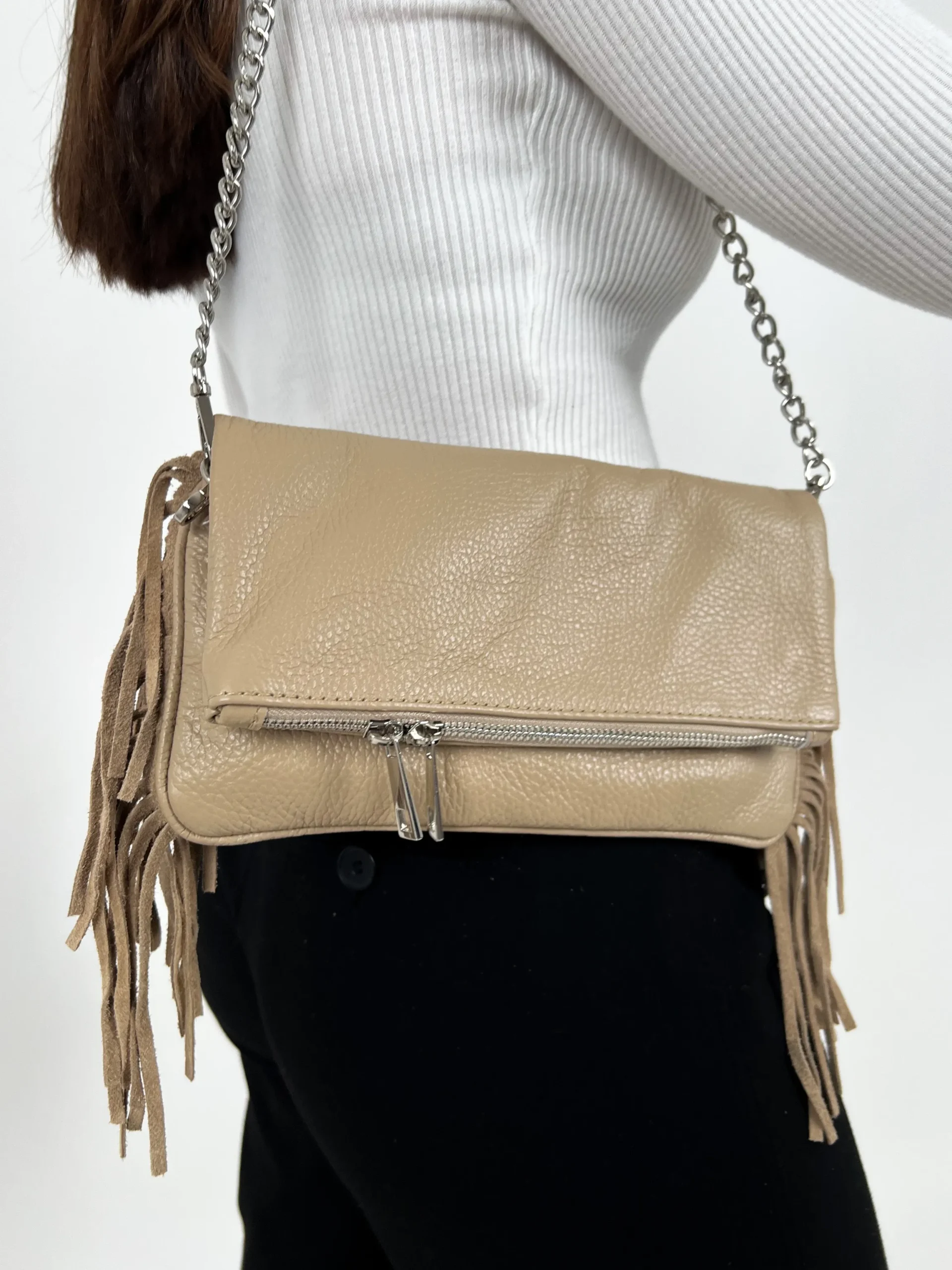 Bolso piel cadenas flecos cafe