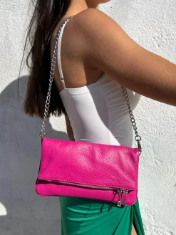 Bolso piel cadenas fucsia