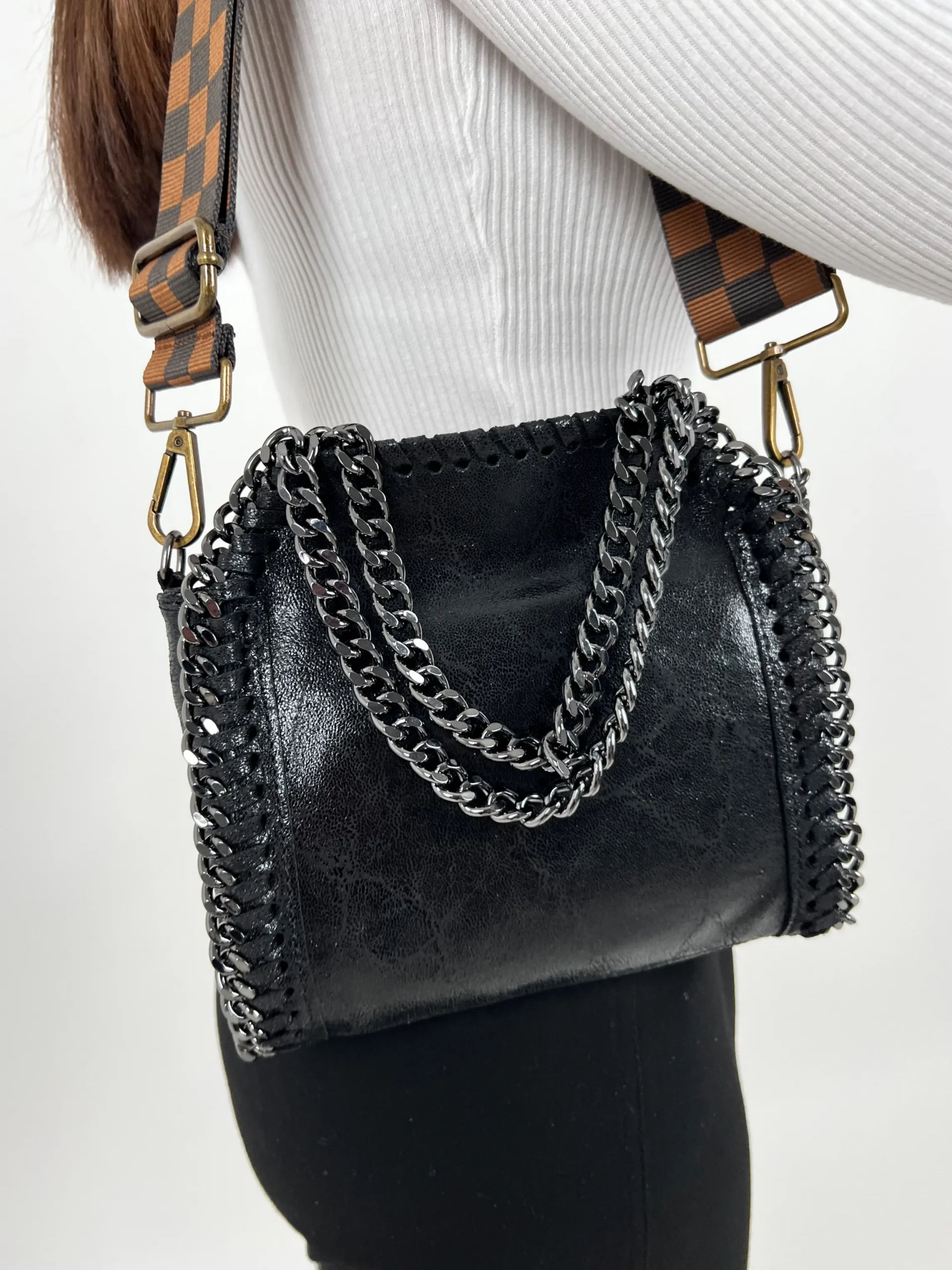 Bolso pocket bag brillo negro
