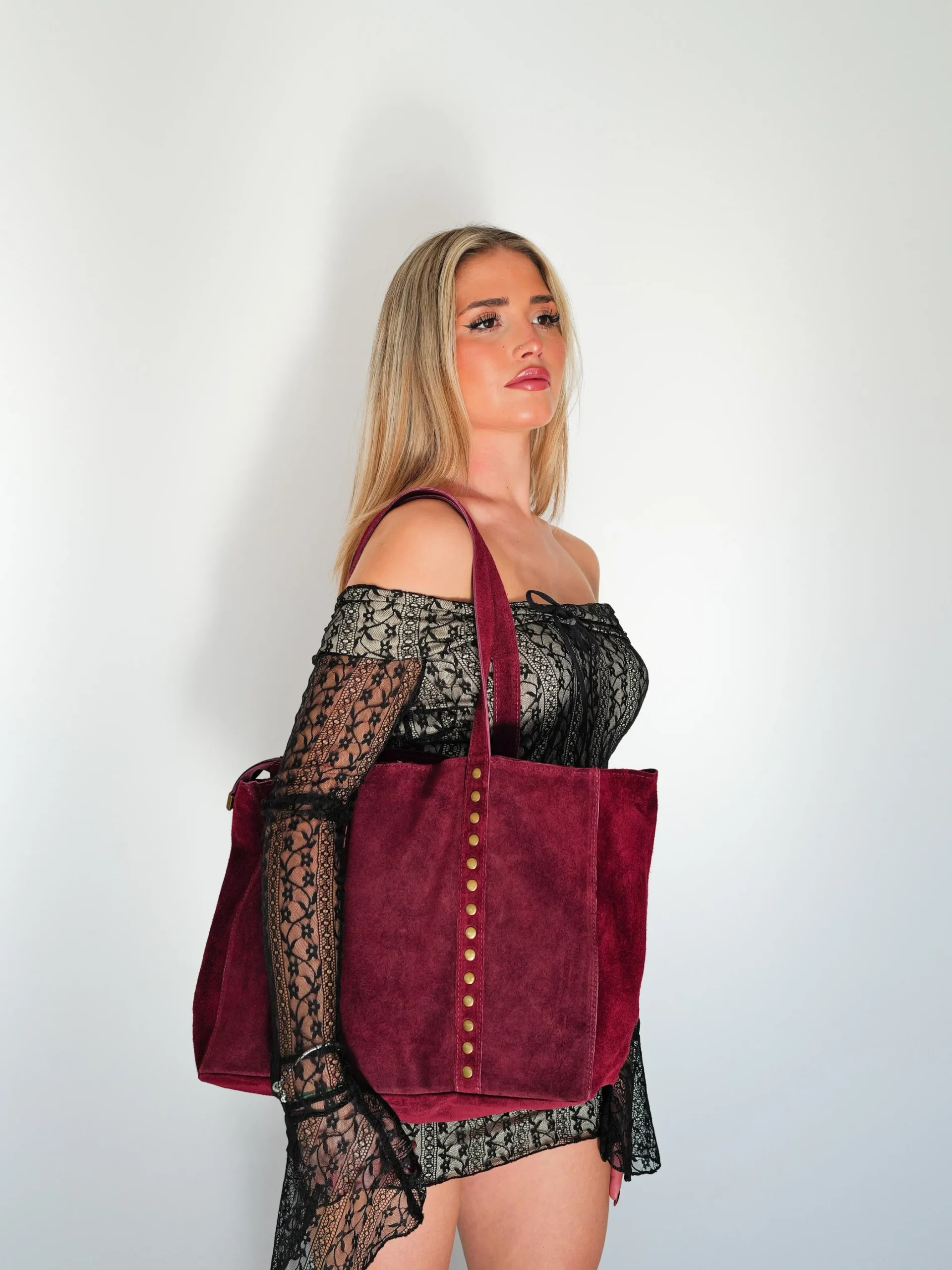 Bolso tachas maxi burdeos
