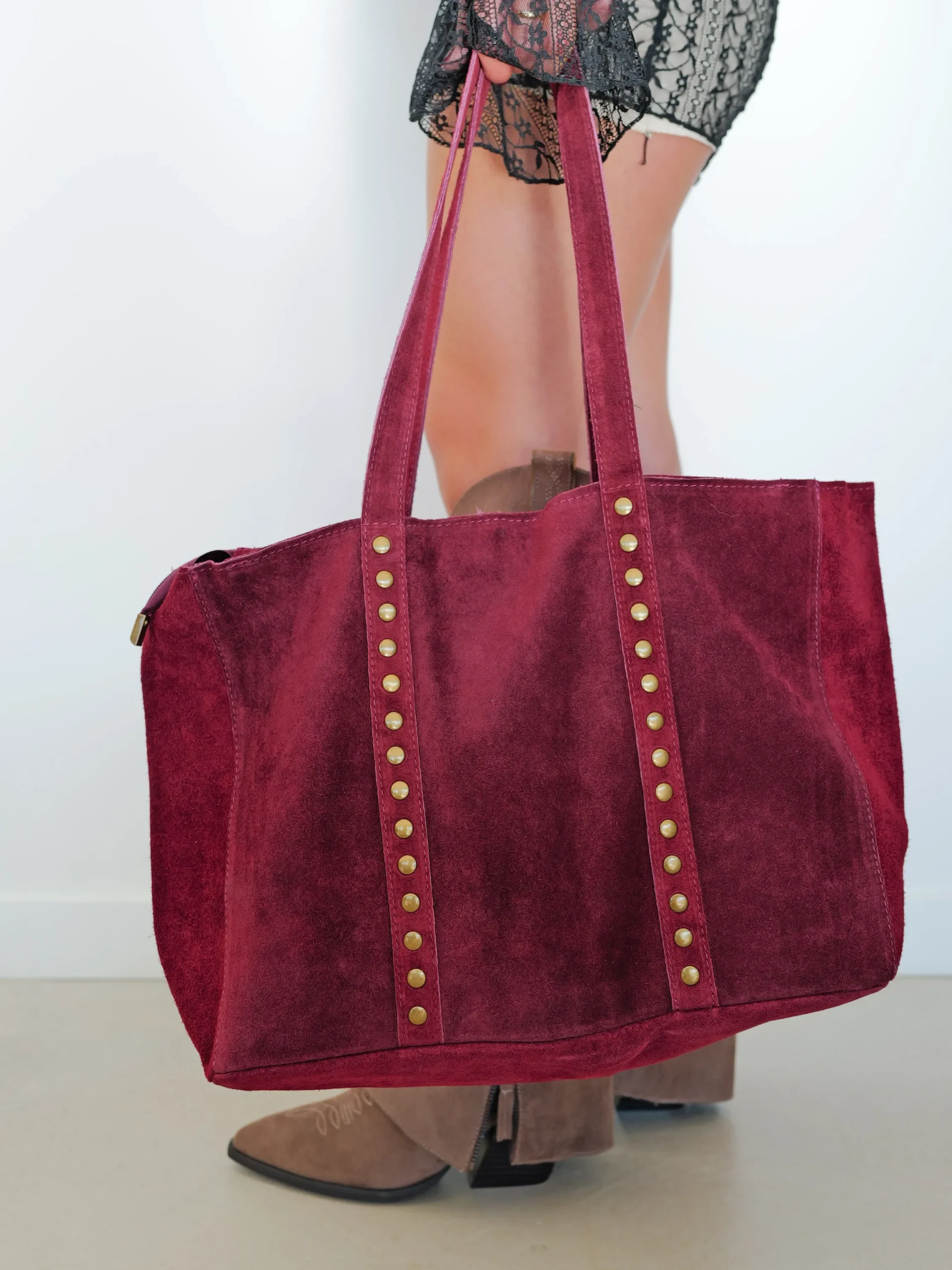 Bolso tachas maxi burdeos
