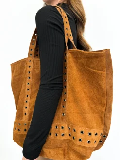 Bolso tachuelas maxi camel