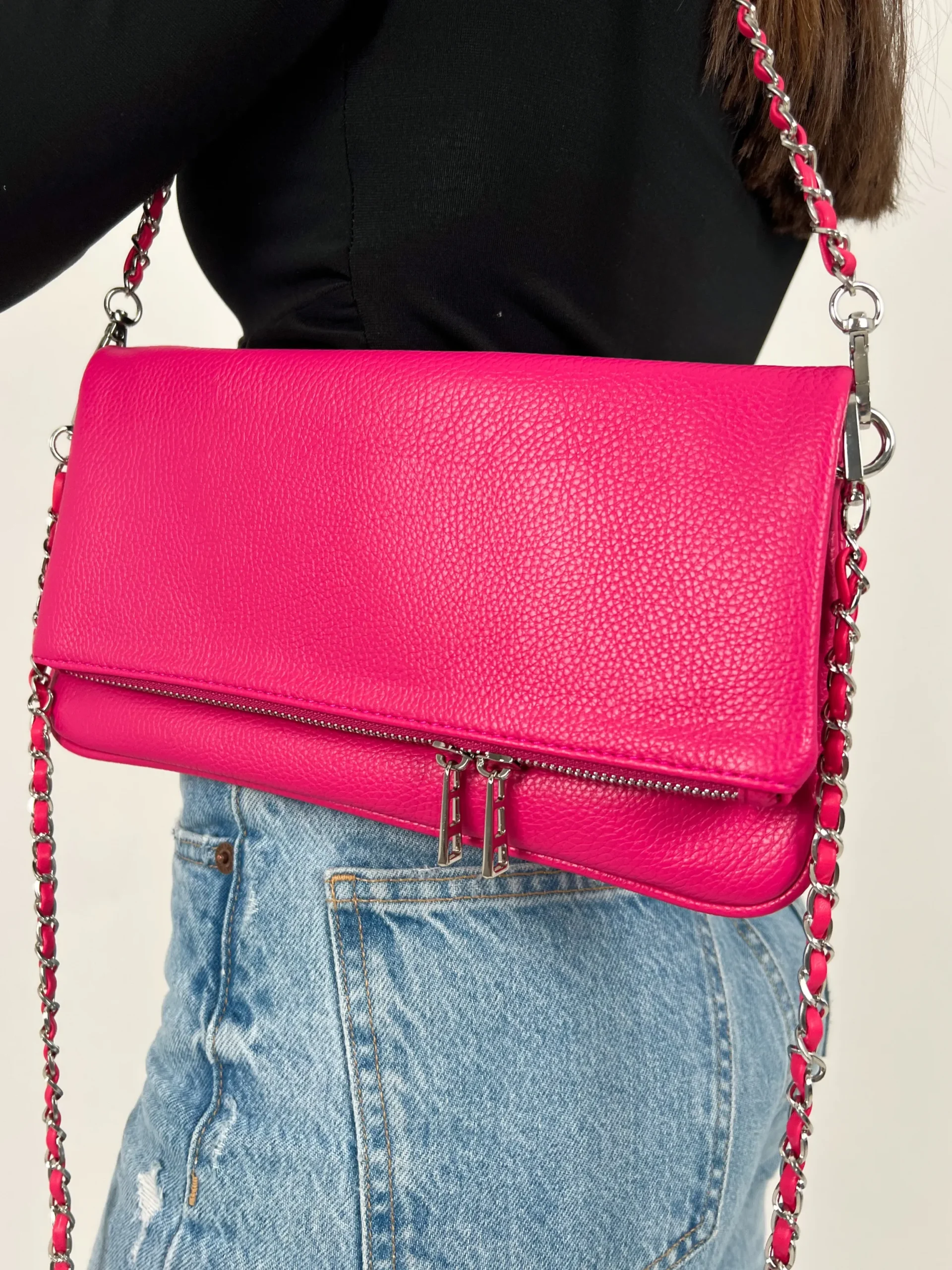 Bolso vegano cadenas fucsia
