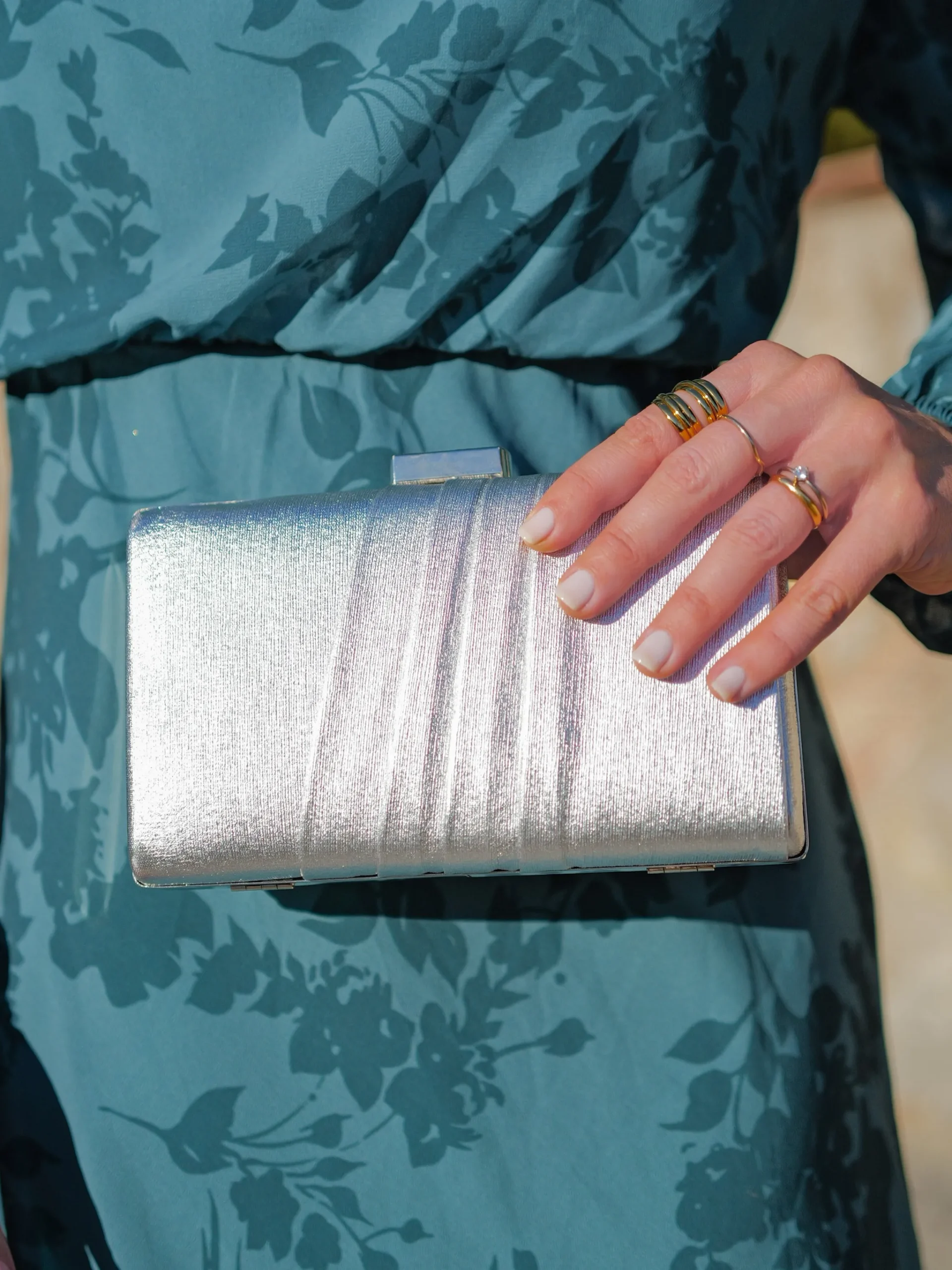 Clutch bandas plateado
