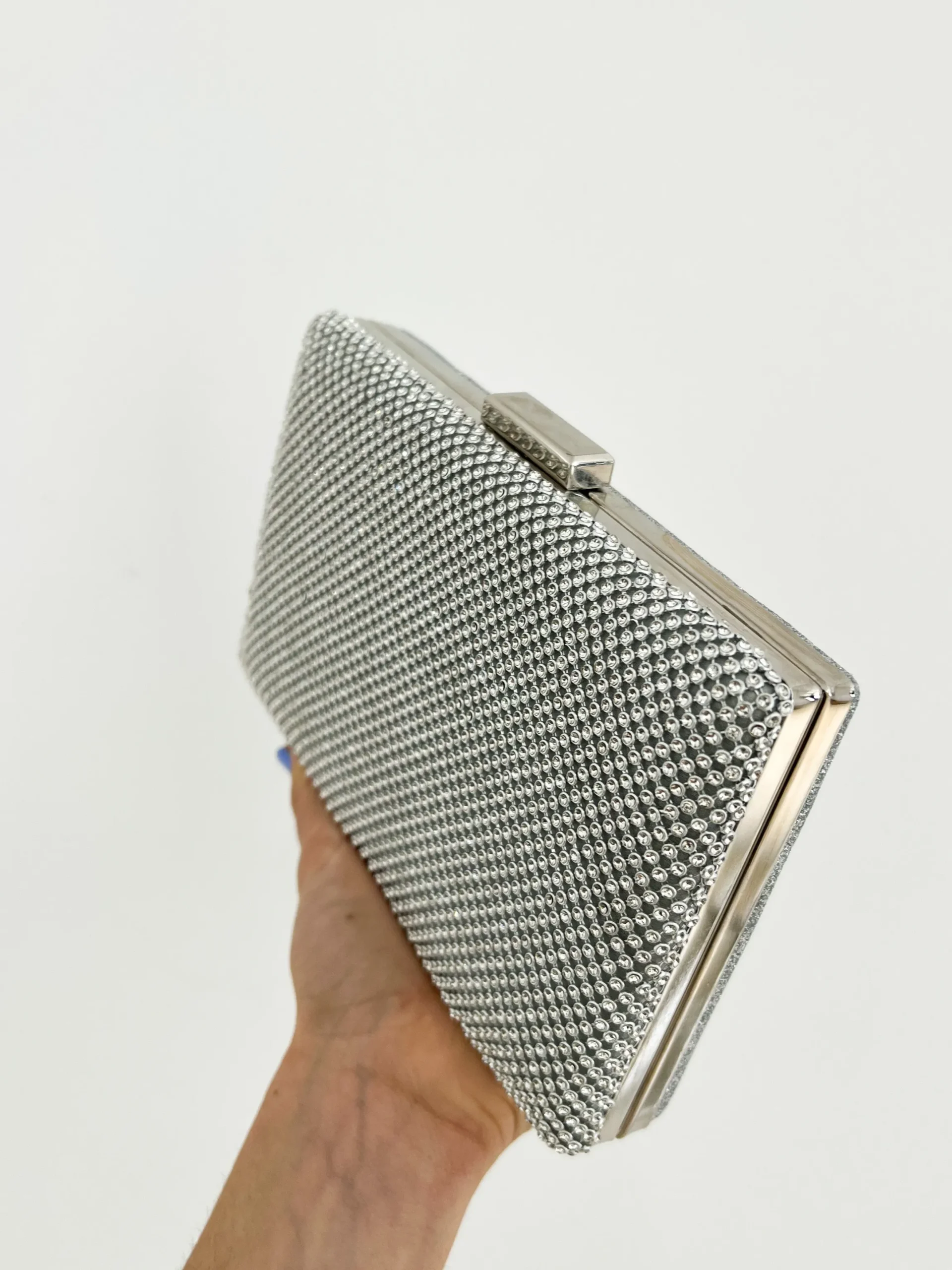 Clutch brillos plateado efecto