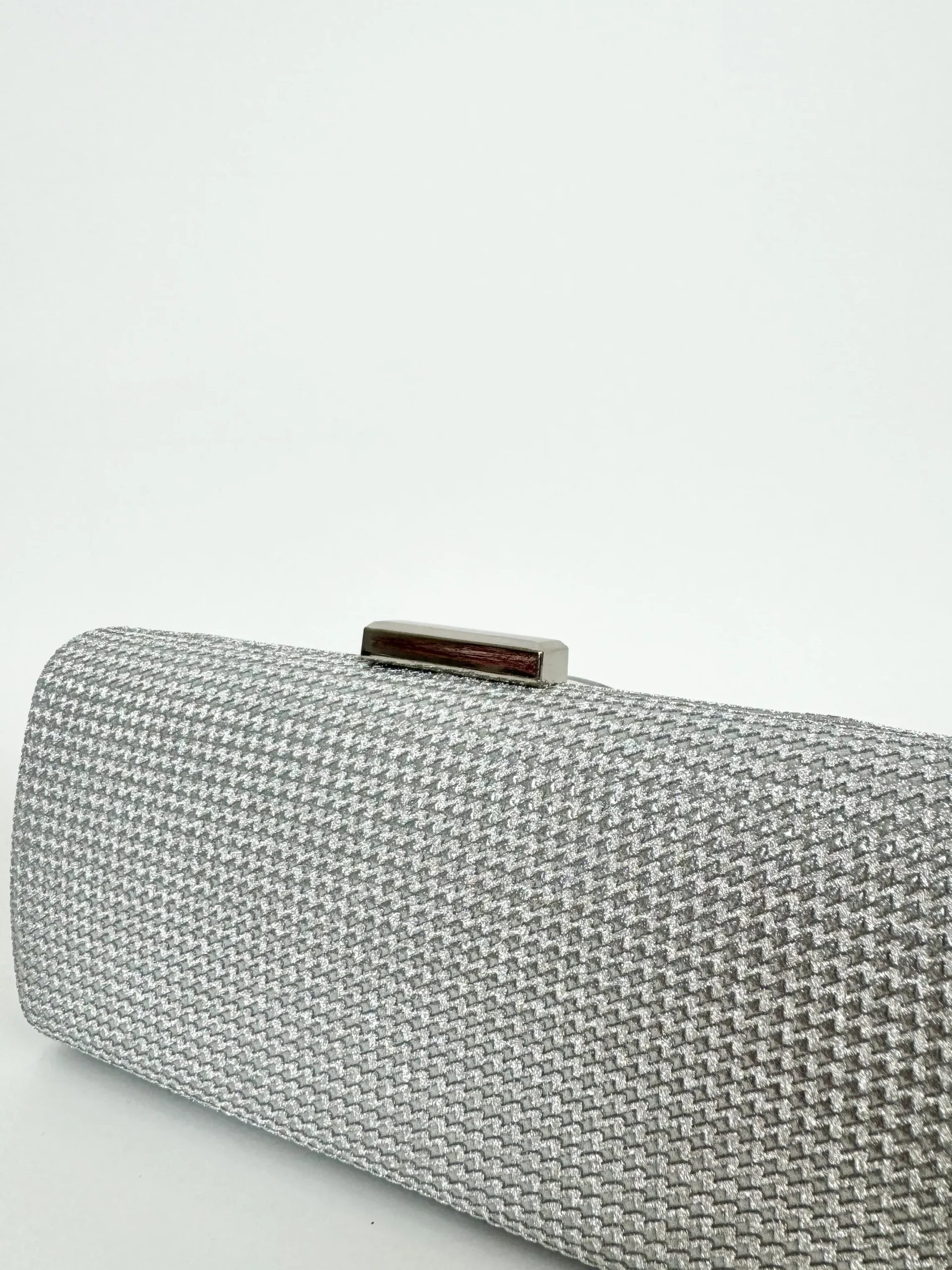 Clutch pocket brillo plata