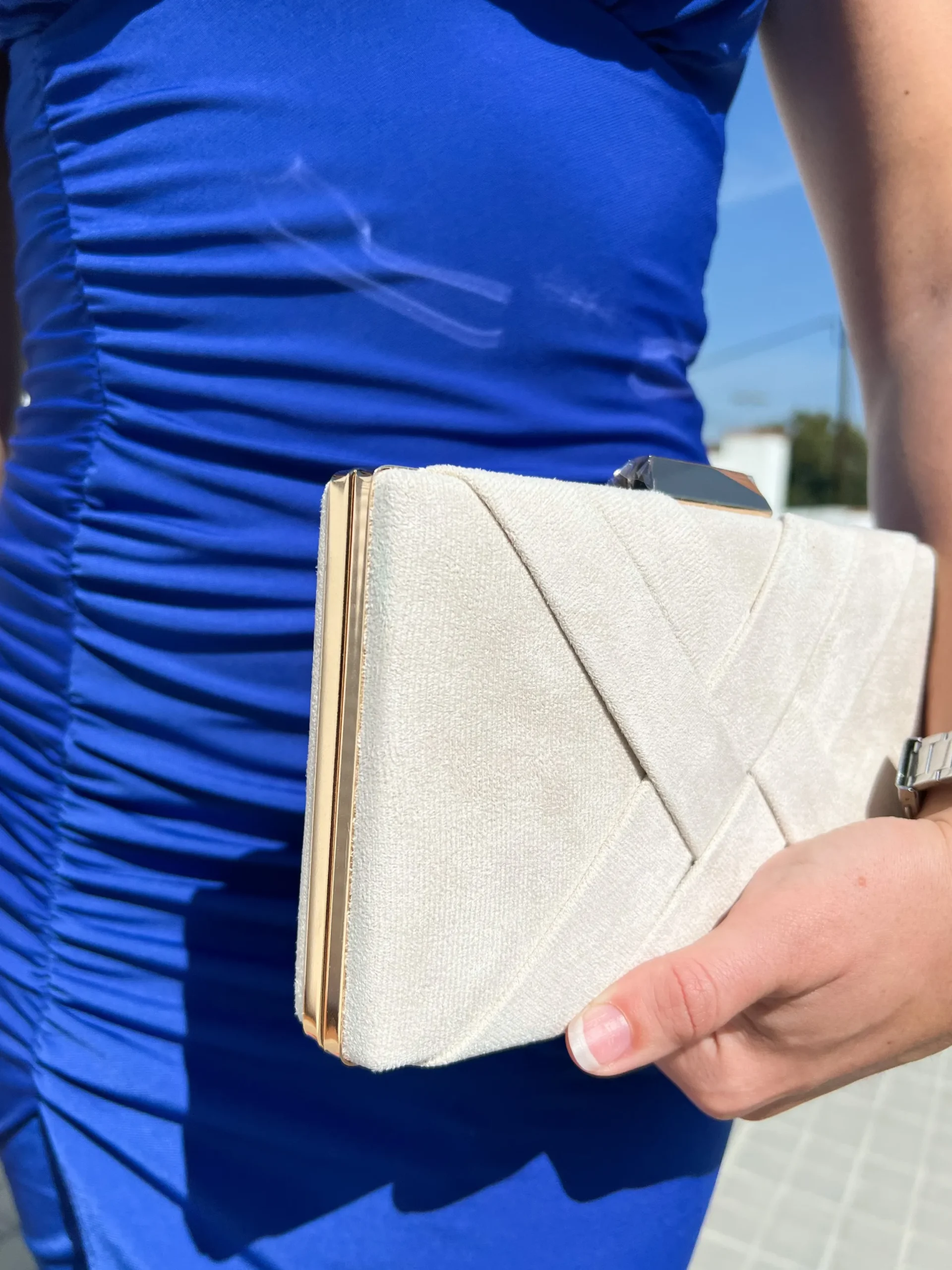 Clutch trenzado beige