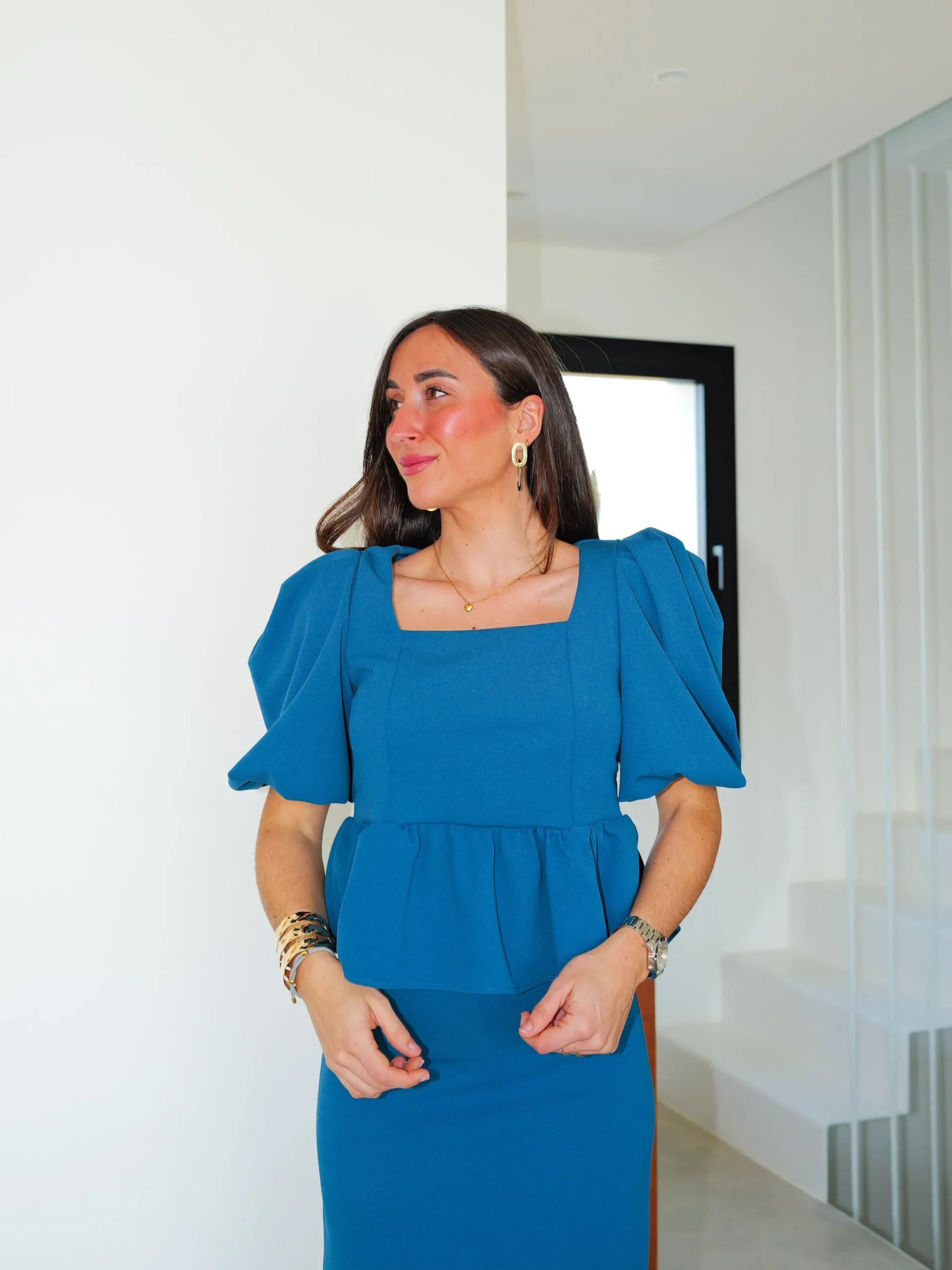 Conjunto falda midi pomposo petróleo
