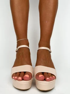 Sandalia tacon brillo nude