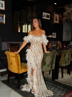 Vestido corse glitter plumas beige