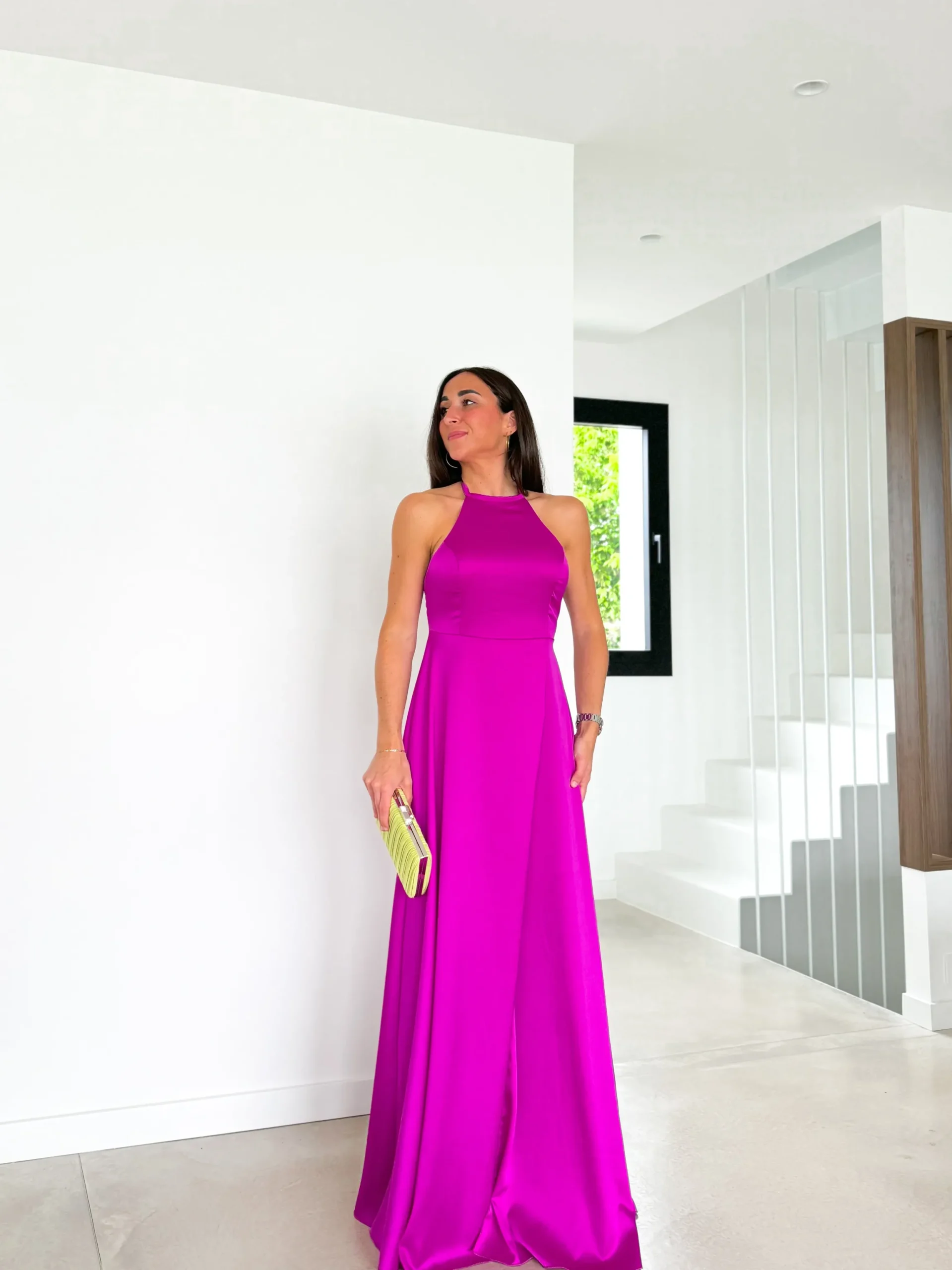 Vestido halter raso amarena