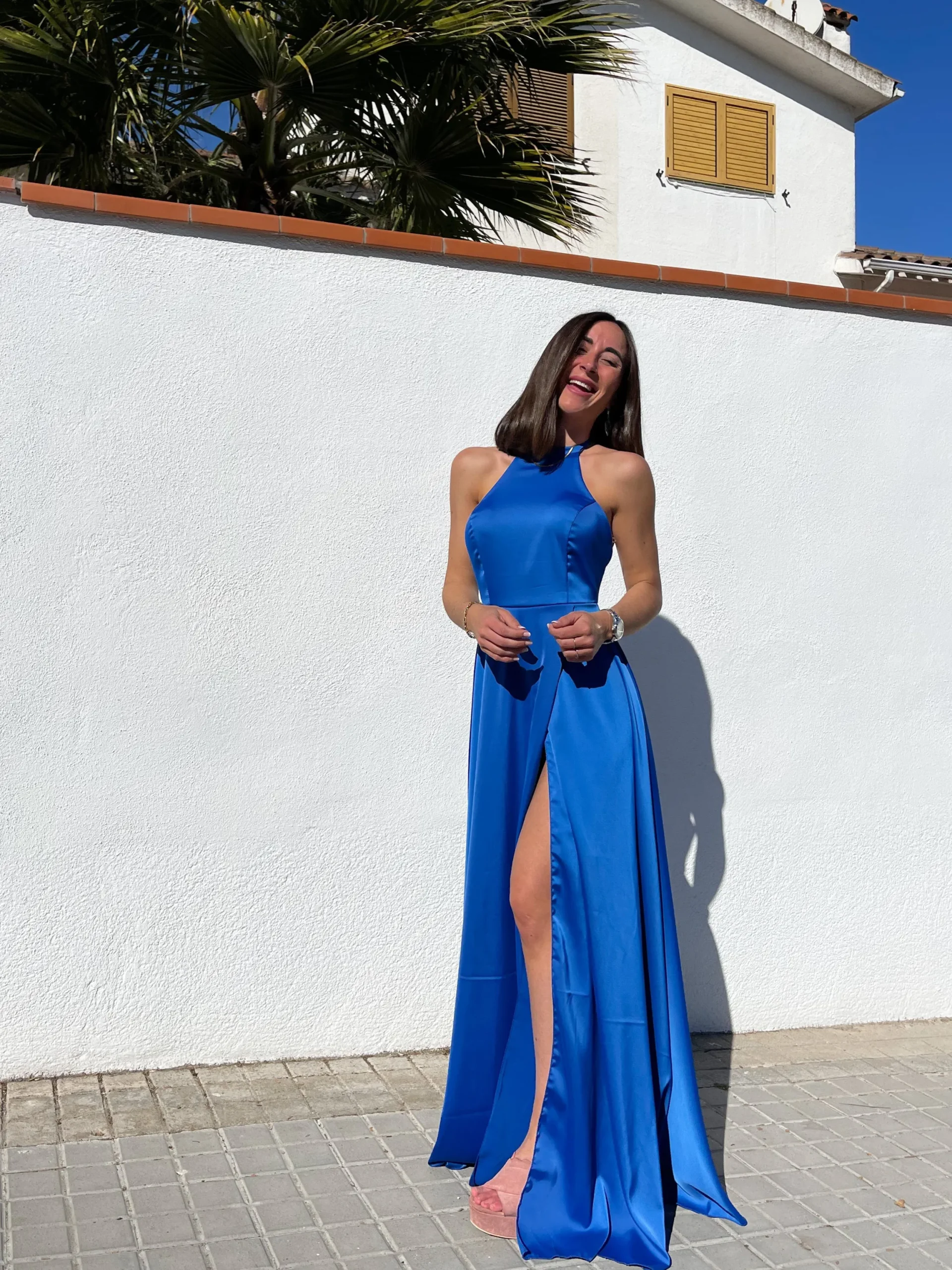 Vestido halter raso klein