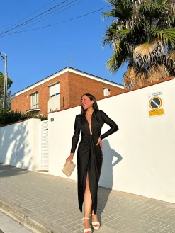 Vestido manga nudo negro