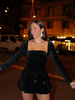 Vestido pomposo velvet lentejuela negro