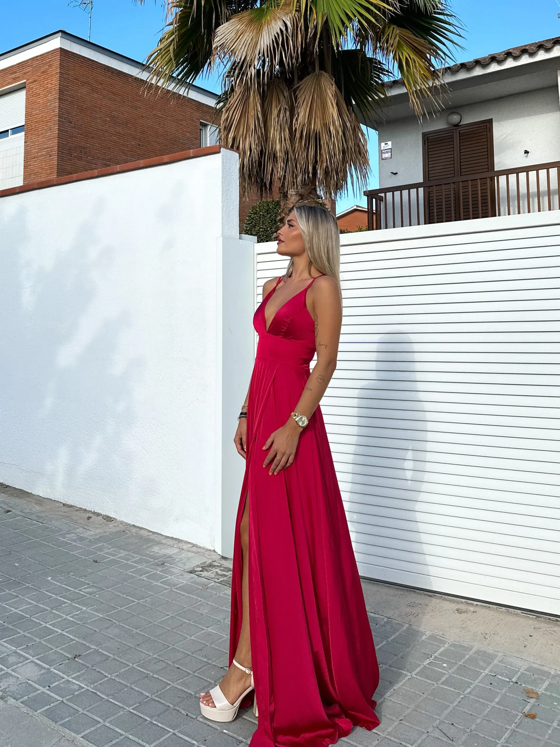 Vestido raso entrelazado vino