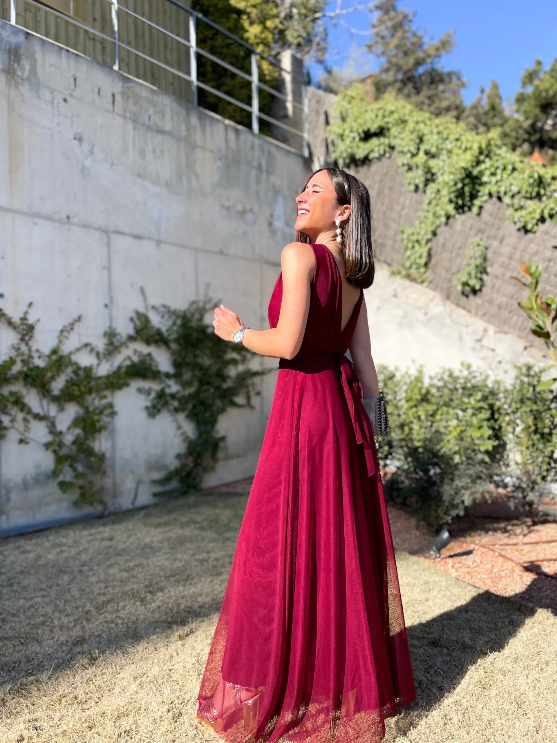 Vestido tulle pico burdeos