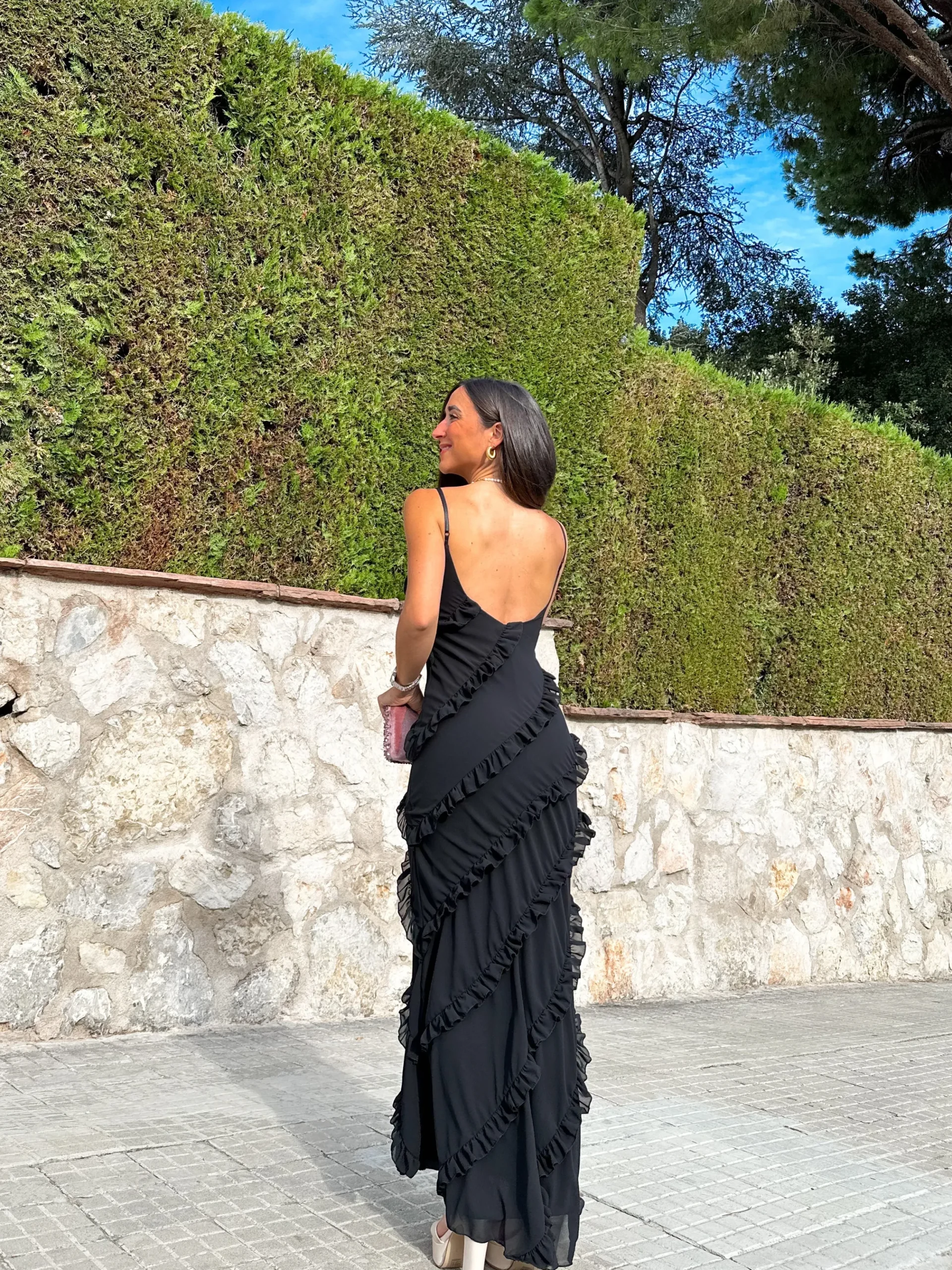 Vestido volantes crepe negro